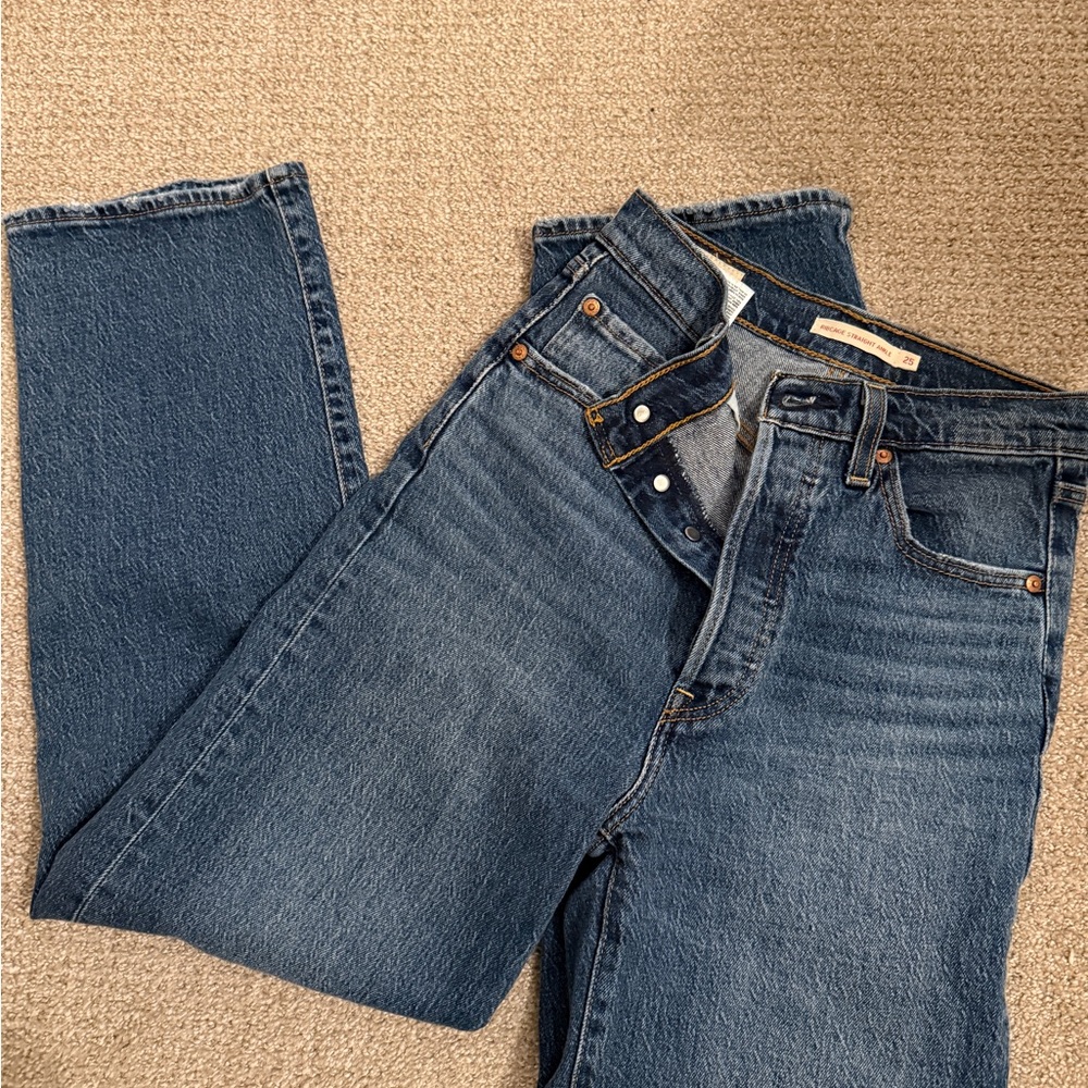 Levi’s Ribcage Ankle Jean